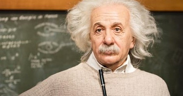 Câu đố huyền thoại của Einstein khiến thần đồng cũng phải chịu thua