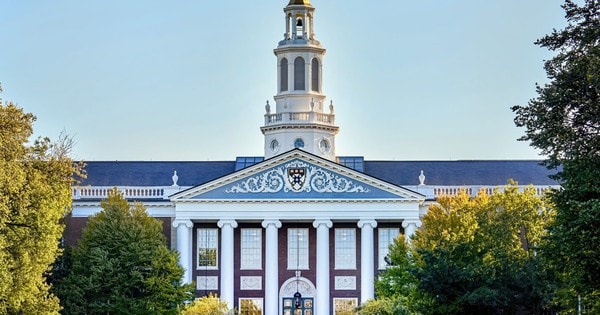 18 câu nói của Đại học Harvard: Biết bao thế hệ sinh viên trở thành tỷ phú, chính trị gia