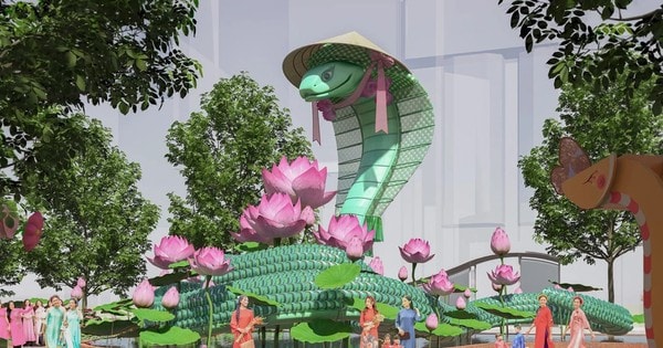 Ngắm linh vật rắn khổng lồ tại đường hoa Nguyễn Huệ Tết 2025