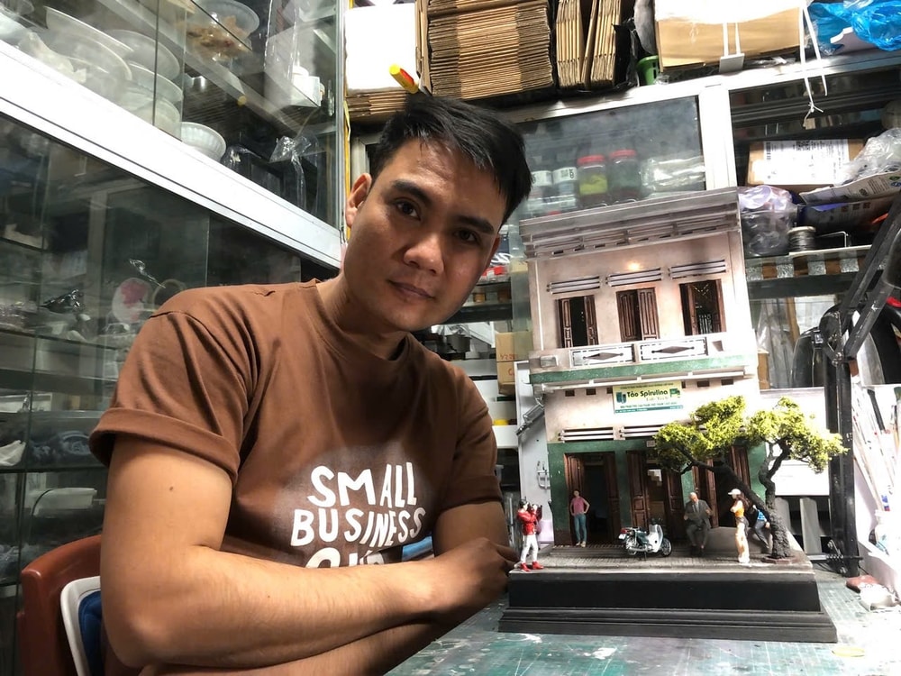 Người đàn ông Nam Định "thu nhỏ" nhà cổ, kiếm hàng chục triệu đồng