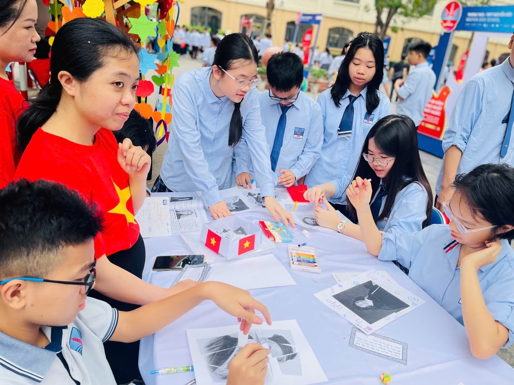 Cơn lốc AI và nguy cơ "xóa sổ" văn hóa đọc trong sinh viên