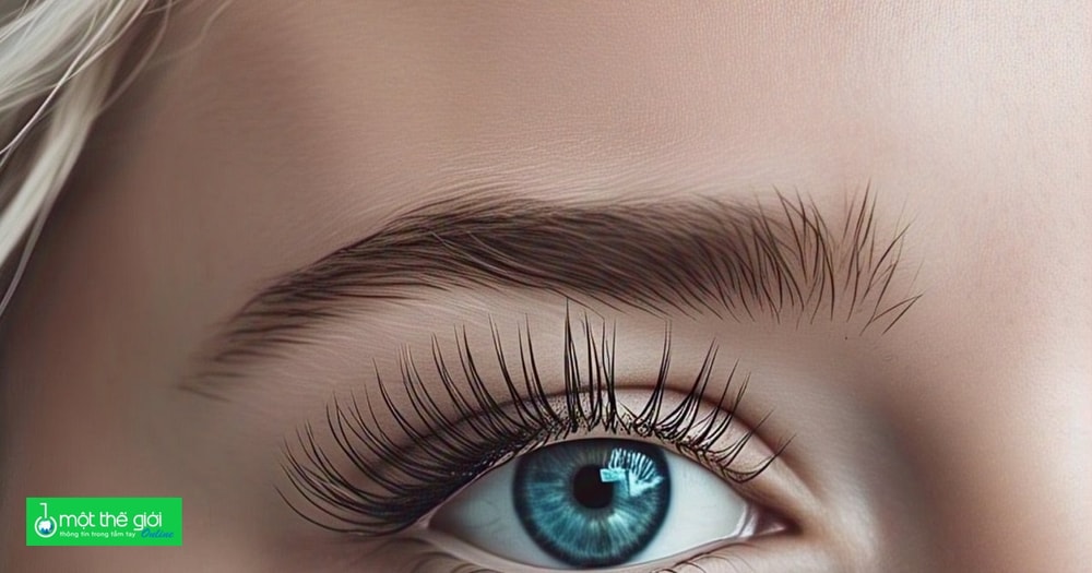 Đừng đua đòi xu hướng cạo lông mi trên mạng xã hội