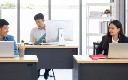 Xu hướng lạ của giới trẻ Trung Quốc bị thất nghiệp: Trả tiền để giả vờ làm việc