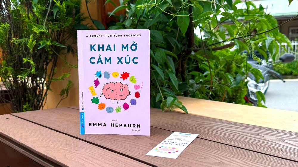 'Khai mở cảm xúc' và 'Khai mở hạnh phúc' - Đừng che giấu cảm xúc bằng hai chữ “Ổn mà”