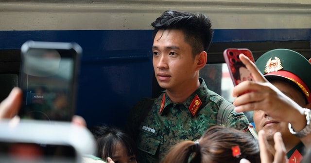 Fanpage Thông tin Chính phủ lên tiếng: Quân nhân không phải ngôi sao giải trí