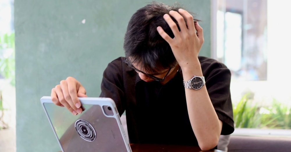 Khổ vì ChatGPT sập: Trễ hạn, nặn từng chữ vì lâu không động não