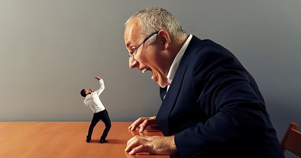 Người có chỉ số EQ thấp có 4 cách hành xử trẻ con, bảo sao làm gì cũng trắc trở