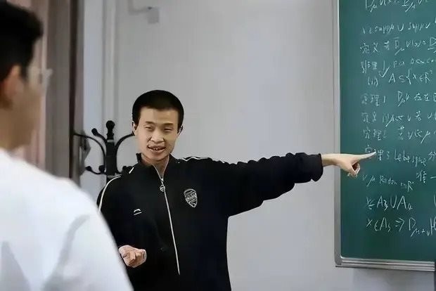 Người phụ nữ đặc biệt đứng sau thành công của thiên tài Toán học nổi tiếng nhất Trung Quốc - Vi Thần
