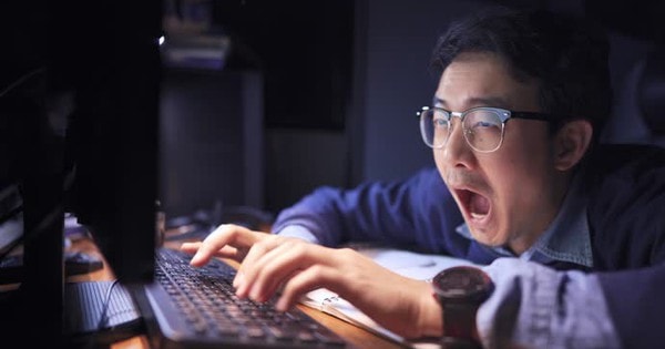 Sếp giục liên tục? Cứ bình tĩnh trì hoãn, não bạn sẽ sáng tạo hơn