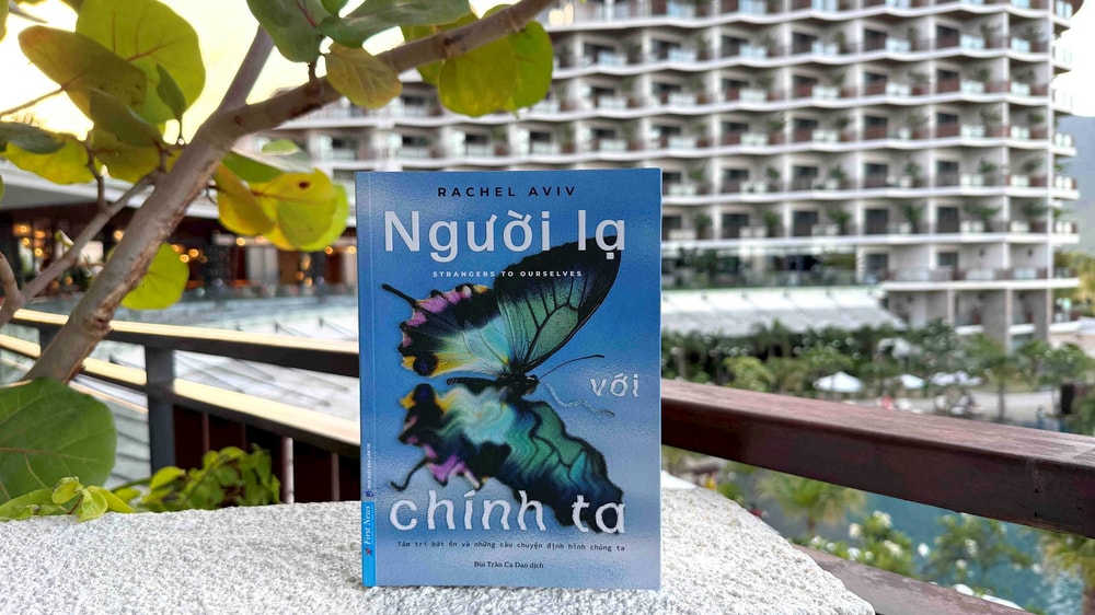 Người lạ với chính ta - Khi nhãn dán bệnh lý trở thành chiếc lồng giam vô hình