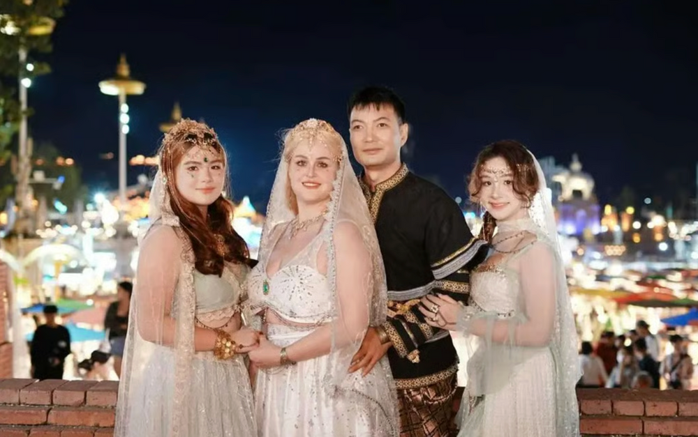 Ngủ chung với gia súc thuở nhỏ, bị mù: Anh nông dân Trung Quốc chinh phục trái tim nữ tiến sĩ Mỹ