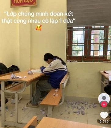 Bức ảnh khiến tôi chết lặng: Có 1 kiểu bạo lực học đường không đánh nhưng đau hơn cả 100 cú đấm