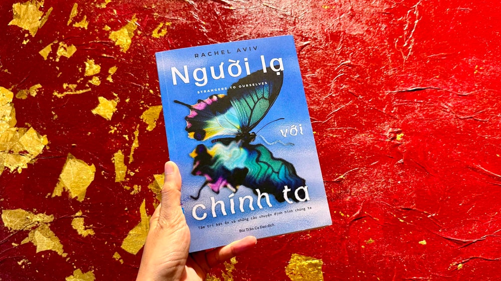 Người lạ với chính ta - Thần linh của lòng tin