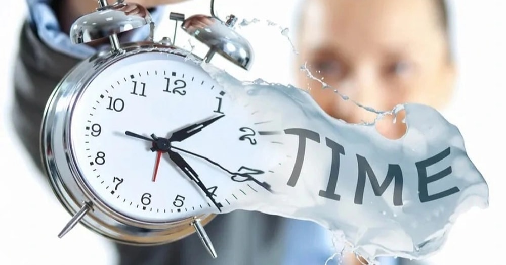 Vì sao càng lớn tuổi chúng ta càng thấy thời gian trôi nhanh?