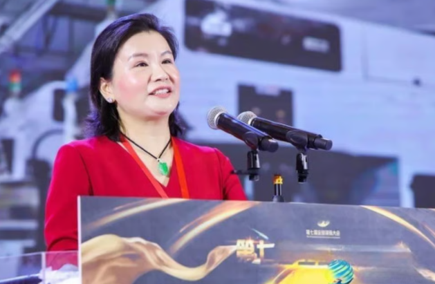 Chu Quần Phi, từ bảo vệ công trường đến nữ tỷ phú tự thân giàu bậc nhất thế giới