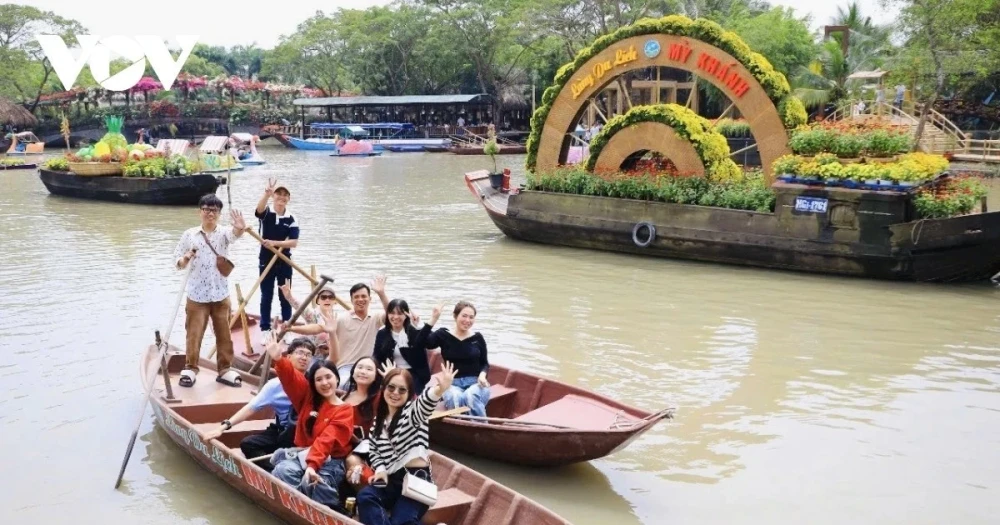 Chiêu né áp lực giục cưới của giới trẻ dịp tết