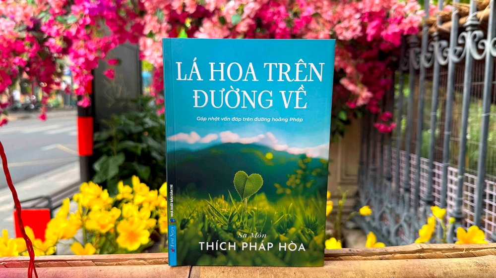 Lá hoa trên đường về