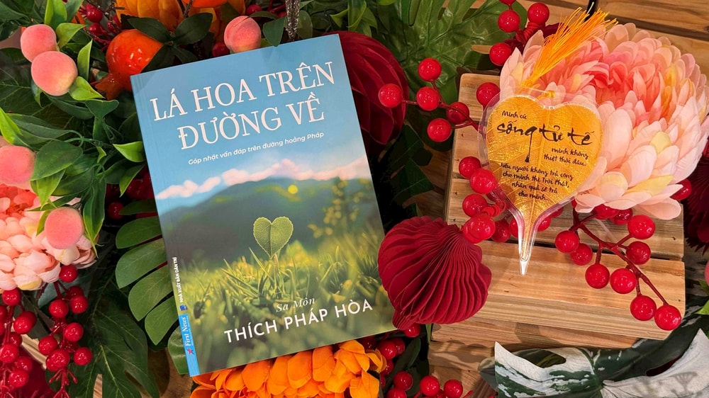 “Lá hoa trên đường về”: Con đường trở về với những điều tích cực, thiện lành