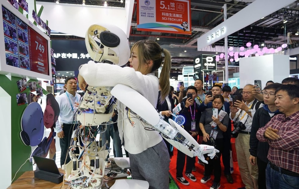 Gen Z Trung Quốc đua nhau dùng trí tuệ nhân tạo để "hồi sinh" người yêu cũ