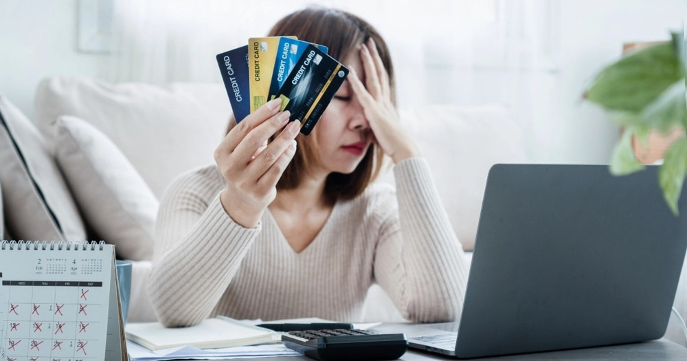 Trào lưu "mua sắm giả" để giải tỏa áp lực thật của giới trẻ Hàn
