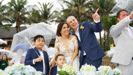 Đám cưới lãng mạn của Lý Thanh Thảo với chồng Tây tại bãi biển Mũi Né