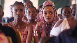 Sau khi gỡ bỏ lệnh cấm, phim đồng tính 'Rafiki' phá vỡ kỷ lục doanh thu tại Kenya