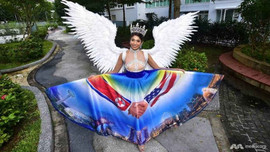 Người đẹp Singapore đem trang phục 'thượng đỉnh Mỹ-Triều' đến HH Hoàn vũ 2018