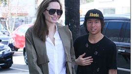 Angelina Jolie tươi cười đi mua sắm với cậu con nuôi người Việt Pax Thiên