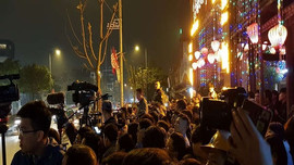 Hà Nội: Nhiều người đổ ra đường đón Tổng thống Mỹ Donald Trump