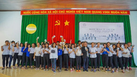 Hàng ngàn cuốn sách quý đã trao tay học sinh nội trú Đắk Nông