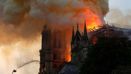 Vụ cháy nhà thờ Đức Bà Paris