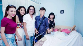 Danh ca Tuấn Ngọc cùng vợ chồng Cẩm Vân tặng 500 triệu cho nghệ sĩ Xuân Hiếu điều trị bệnh ung thư