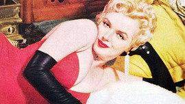 Bi kịch biểu tượng sex Marilyn Monroe: Mẹ hóa điên, bị xâm hại khi mới 8 tuổi, hôn nhân bất hạnh và cái chết bí ẩn
