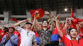 Ngọc Sơn tổ chức cổ vũ đội tuyển Việt Nam cùng 4.000 khán giả