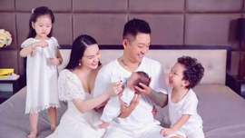 Tuấn Hưng khoe hình ảnh gia đình 5 người hạnh phúc