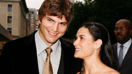 Ashton Kutcher xóa một dòng ‘tweet’ gây tranh cãi sau khi bị vợ cũ tố ngoại tình
