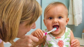 9 mẹo chăm sóc răng cho trẻ sơ sinh