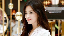 Song Hye Kyo lại bị chỉ trích khi không hủy dự sự kiện để tưởng nhớ Sulli như tuyên bố