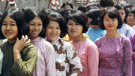 Bàn về trang phục của phụ nữ Việt Nam thời hiện đại