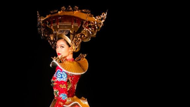 Ngắm bộ trang phục truyền thống lấy cảm hứng Hội An của Á hậu Kiều Loan mang đến Hoa hậu Hoà Bình
