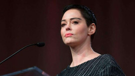 Rose McGowan kiện Harvey Weinstein lạm dụng quyền lực để ‘bịt miệng’ các nạn nhân bị quấy rối