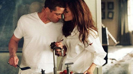 Brad Pitt nơm nớp lo sợ vì Angelina Jolie sắp tung clip gây sốc về thú vui tình dục thác loạn của 2 người