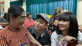 Việt Trinh mừng tuổi mới bằng việc giúp 200 người nghèo mổ mắt