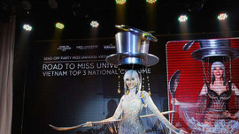 Giữa 'rừng' trang phục Miss Universe, cà phê phin sữa đá của Việt Nam mang bản sắc riêng