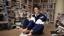 Selena Gomez ra mắt bộ sưu tập thời trang thể thao lấy cảm hứng từ sinh viên