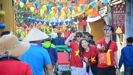 Tết đến, định chụp ảnh 'tự sướng' thì hãy xóa ngay B612, Camera360