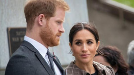 Vợ chồng hoàng tử Harry bày tỏ thái độ ‘đối đầu’ với hoàng gia Anh
