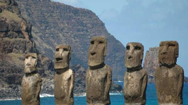 Bức tượng Moai trên đảo Phục Sinh bị phá hủy bởi xe bán tải