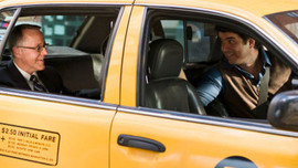 Mạnh dạn hỏi hành khách đi xe 1 câu, tài xế taxi thay đổi cả cuộc đời con trai mình