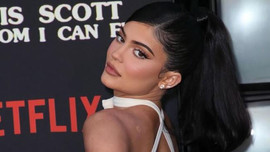 Kylie Jenner bị Forbes tố không xứng với danh hiệu tỷ phú đô la